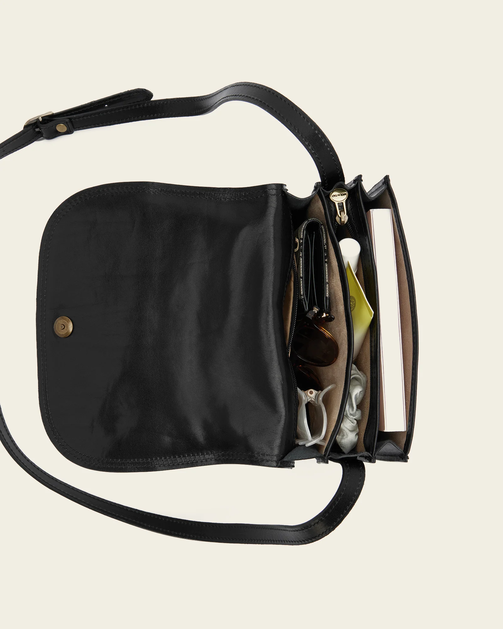 Mia Jet - Leather Crossbody Bag - Image 8